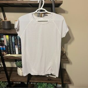 Athleta Momentum Flex Tee White/purple